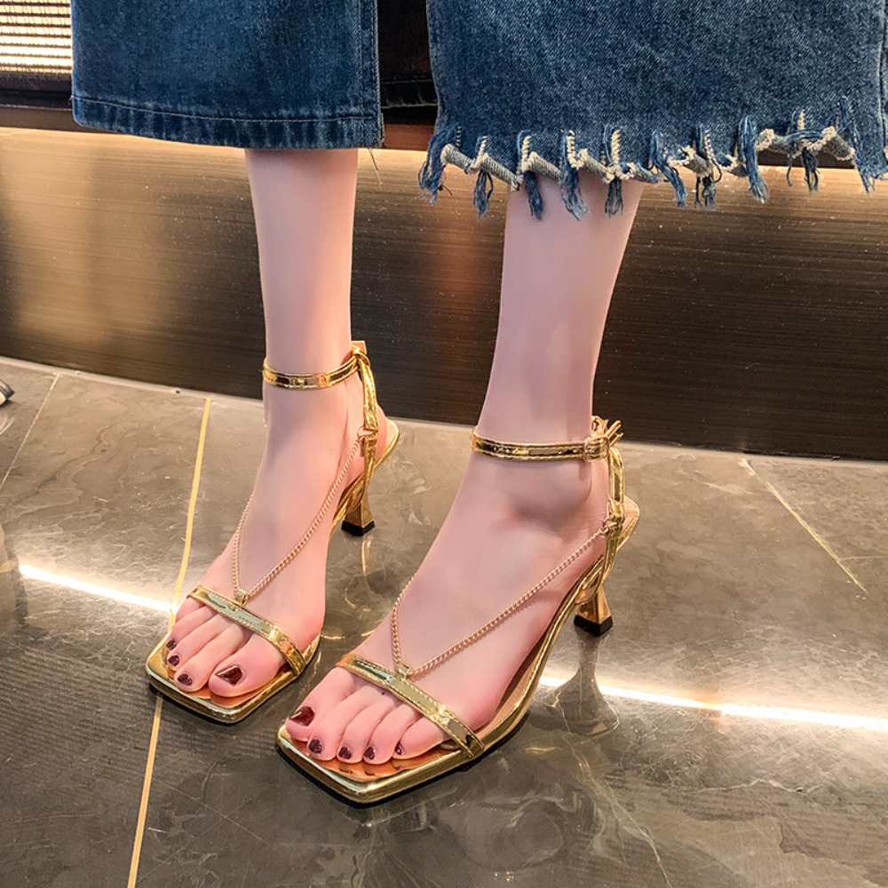 Gold Chain Sandal - Złote sandały na wysokim obcasie z