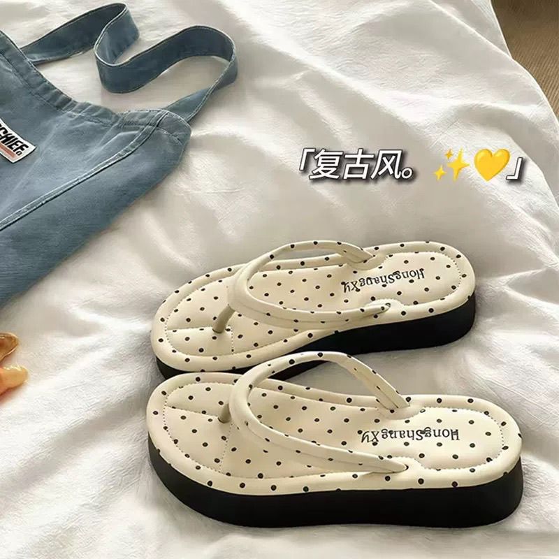 Modne klapki na platformie w k – Cork Wedge Sandal recenzja i cena