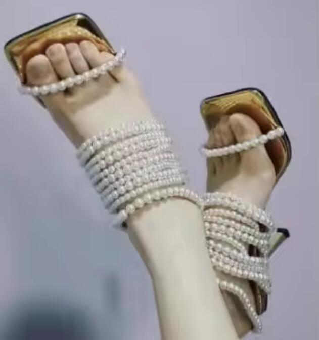 Błyszczące perłowe łańcuszki,  – Gold Chain Sandal recenzja i cena