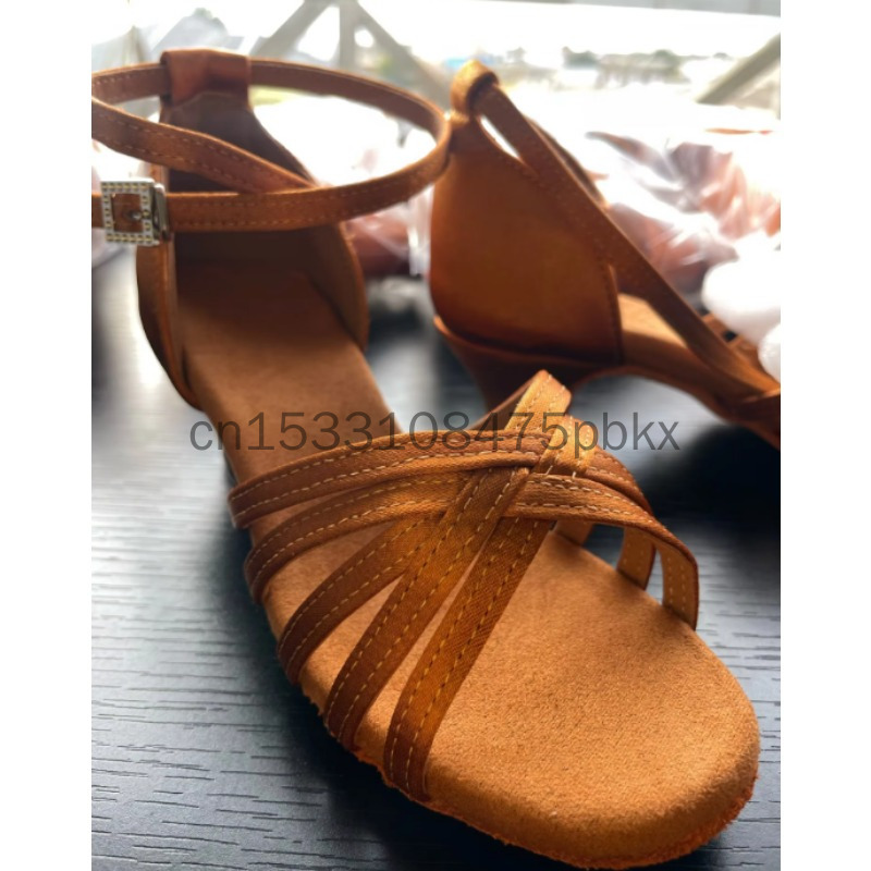 Damskie satynowe buty do tańca – Women Shoes Kinds recenzja i cena